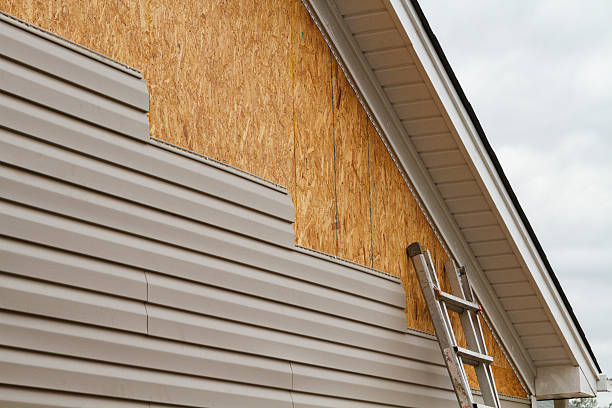 Professional Fiber Cement Siding technician working in Hammondsville, OH
